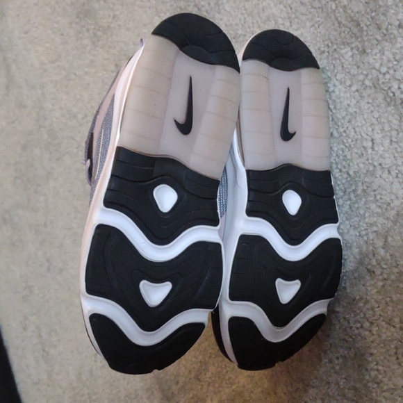 Girls Nike Air Max 200. Size 13C.  New No Box - Picture 3 of 4